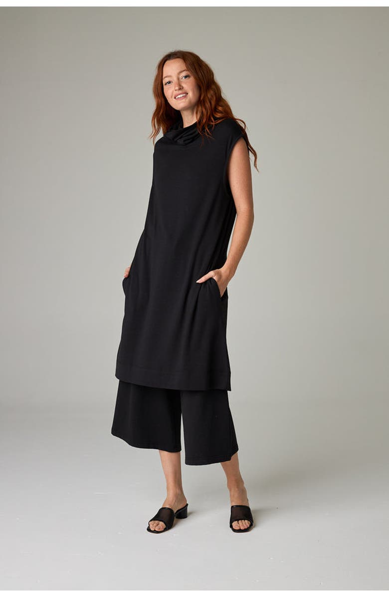 eavolu Baikal Eco-Luxe Fleece Crop Pant - Cloud-Soft Comfort, Main, color, Coal Black