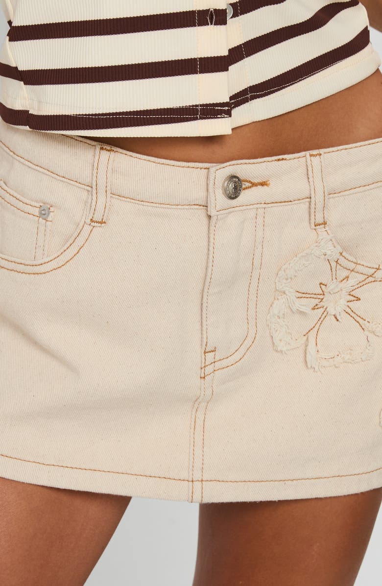 Princess Polly Daisee Low Rise Denim Miniskort, Alternate, color, Cream
