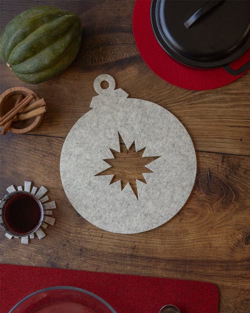Graf & Lantz Graf Lantz Merino Wool Bauble Trivet In White