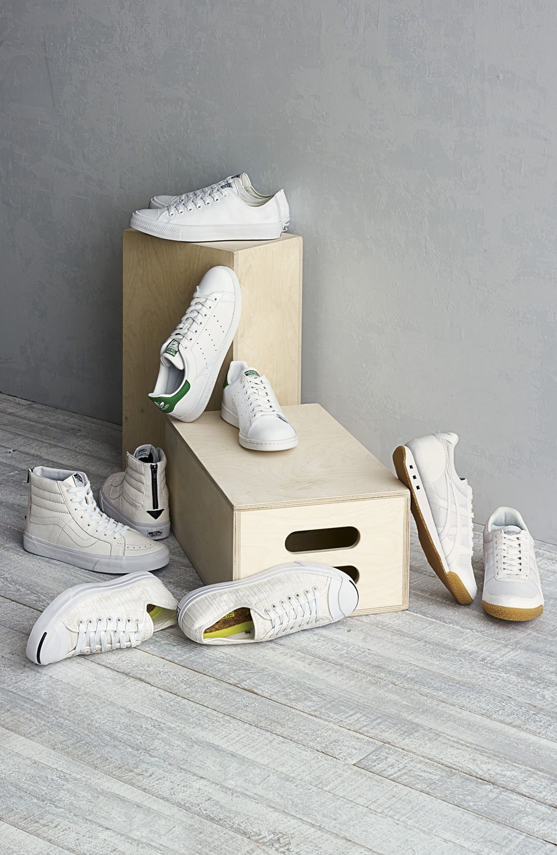 Onitsuka Tiger<sup>™</sup> Ultimate 81<sup>™</sup> Sneaker, Main, color, 