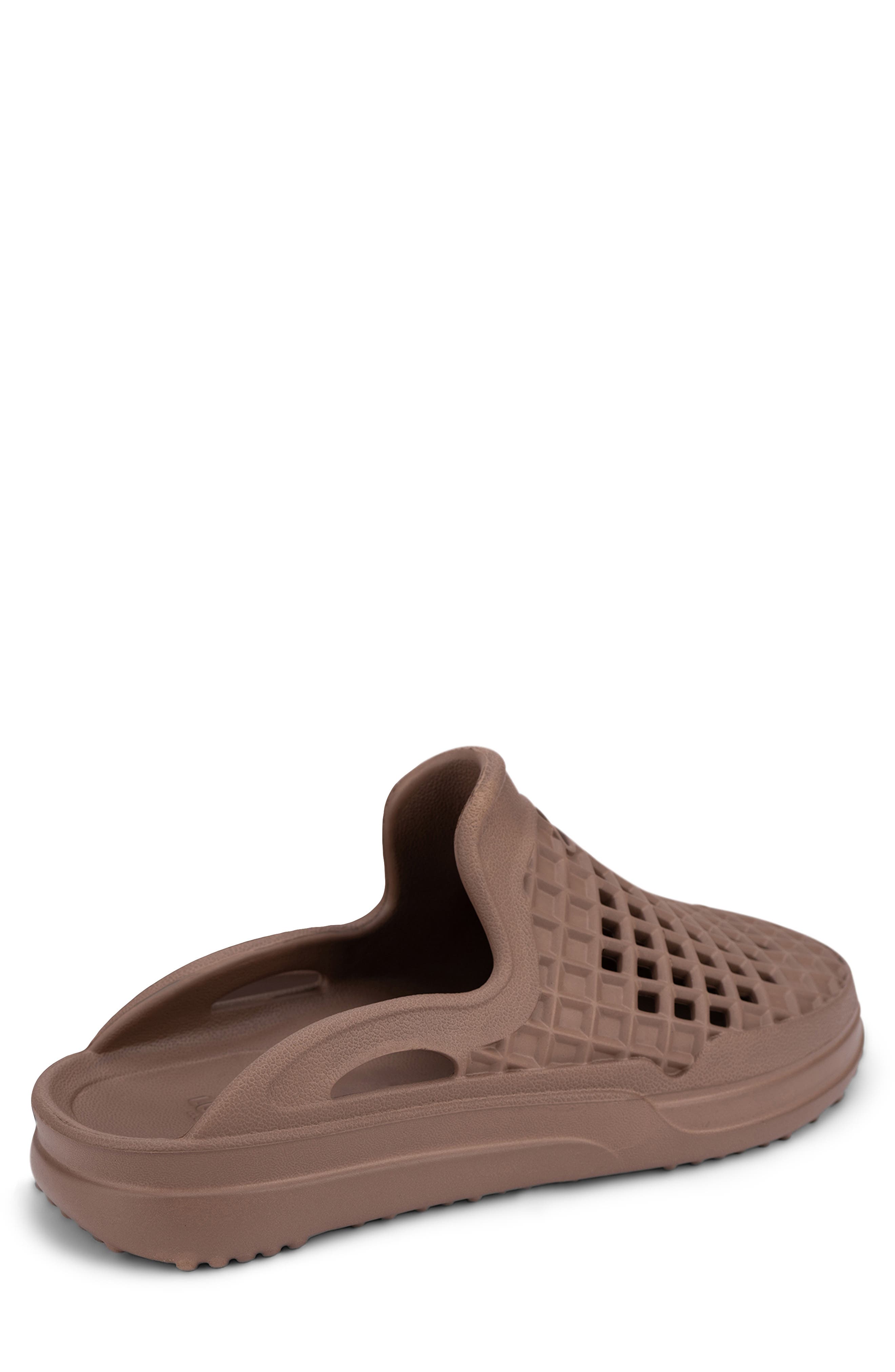 LUSSO CLOUD Scenario Waterproof Slipper, Alternate, color, 