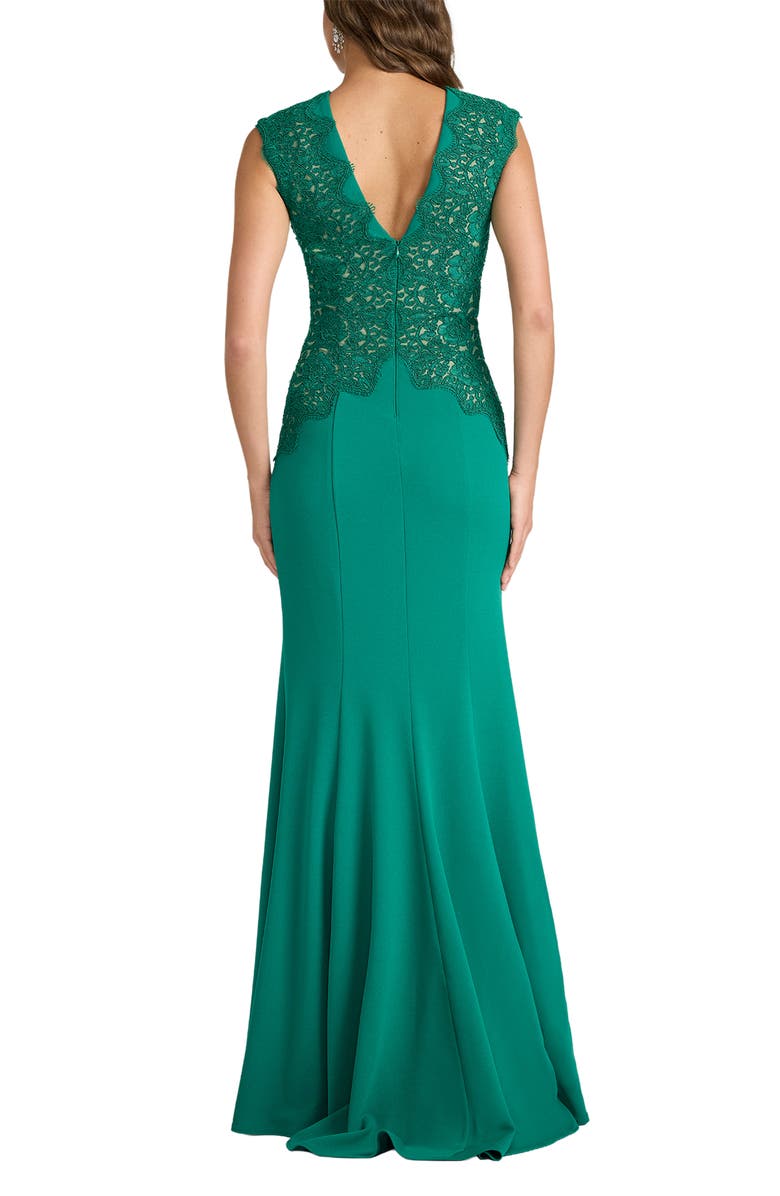 Tadashi Shoji Embroidered Detail Crepe Body-Con Gown, Alternate, color, Emerald
