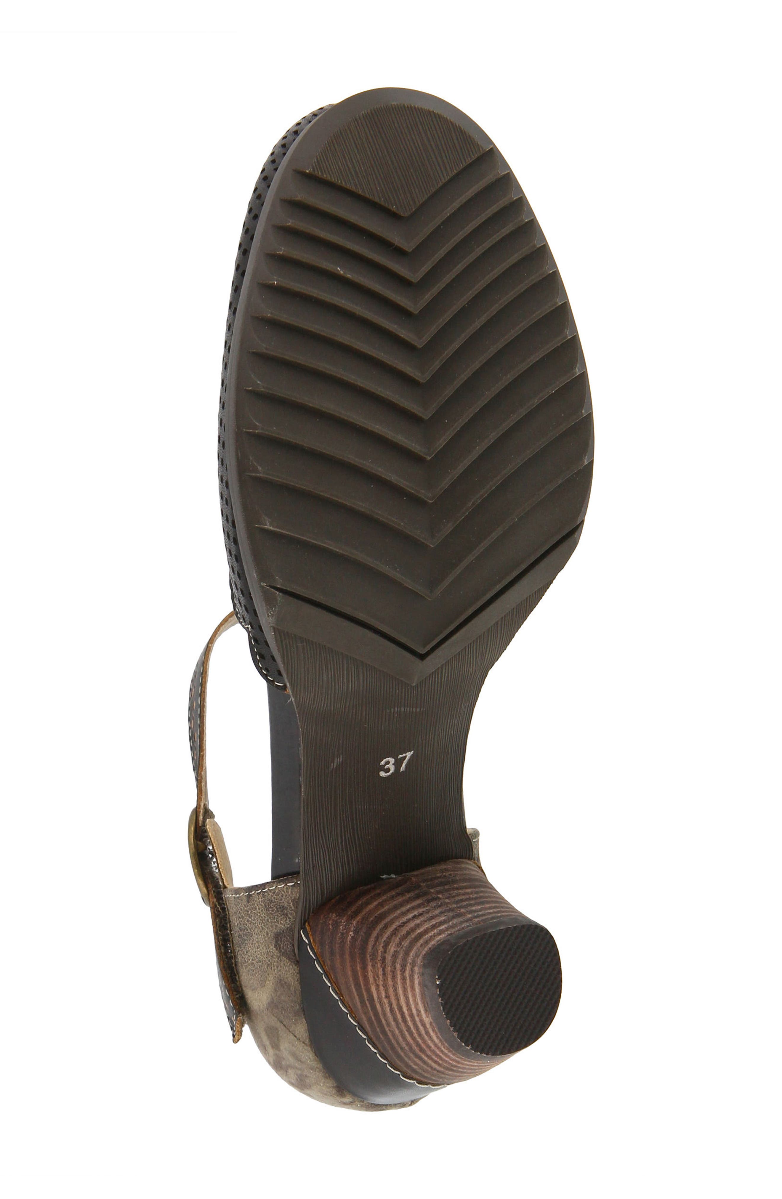 L'Artiste by Spring Step L'Artiste Parchelle Pump, Alternate, color, Black