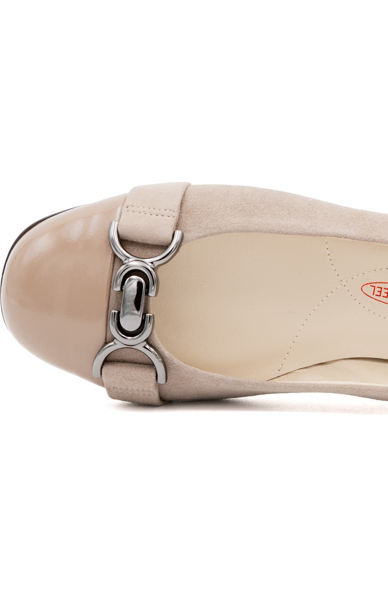 Amalfi by Rangoni Miele Cap Toe Pump, Alternate, color, Oat Cashmere Vernice Gunmetal