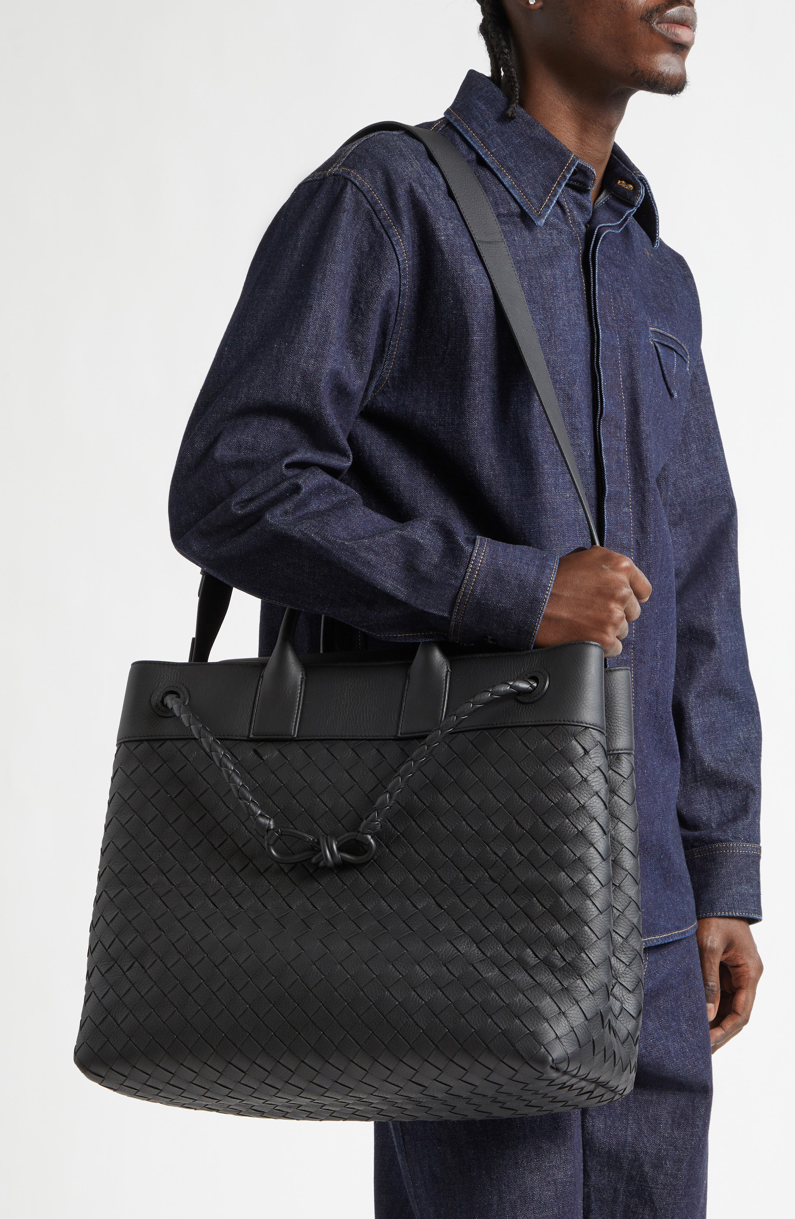 Bottega Veneta Andiamo Voyager Intrecciato Tote, Alternate, color, 8966 Black-Nero Opaco