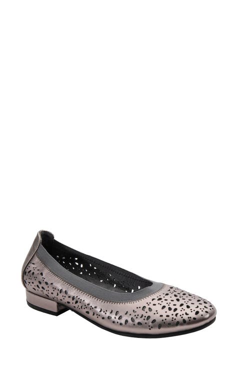 Laser Cut Ballet Flat (Women)