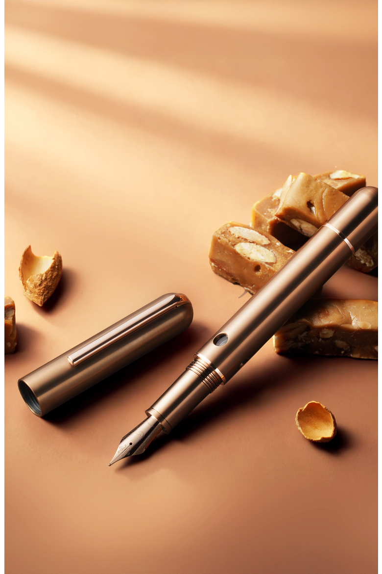 Nautilus Ti Toffee Titanium Fountain Pen, Alternate, color, Toffee Double Broad