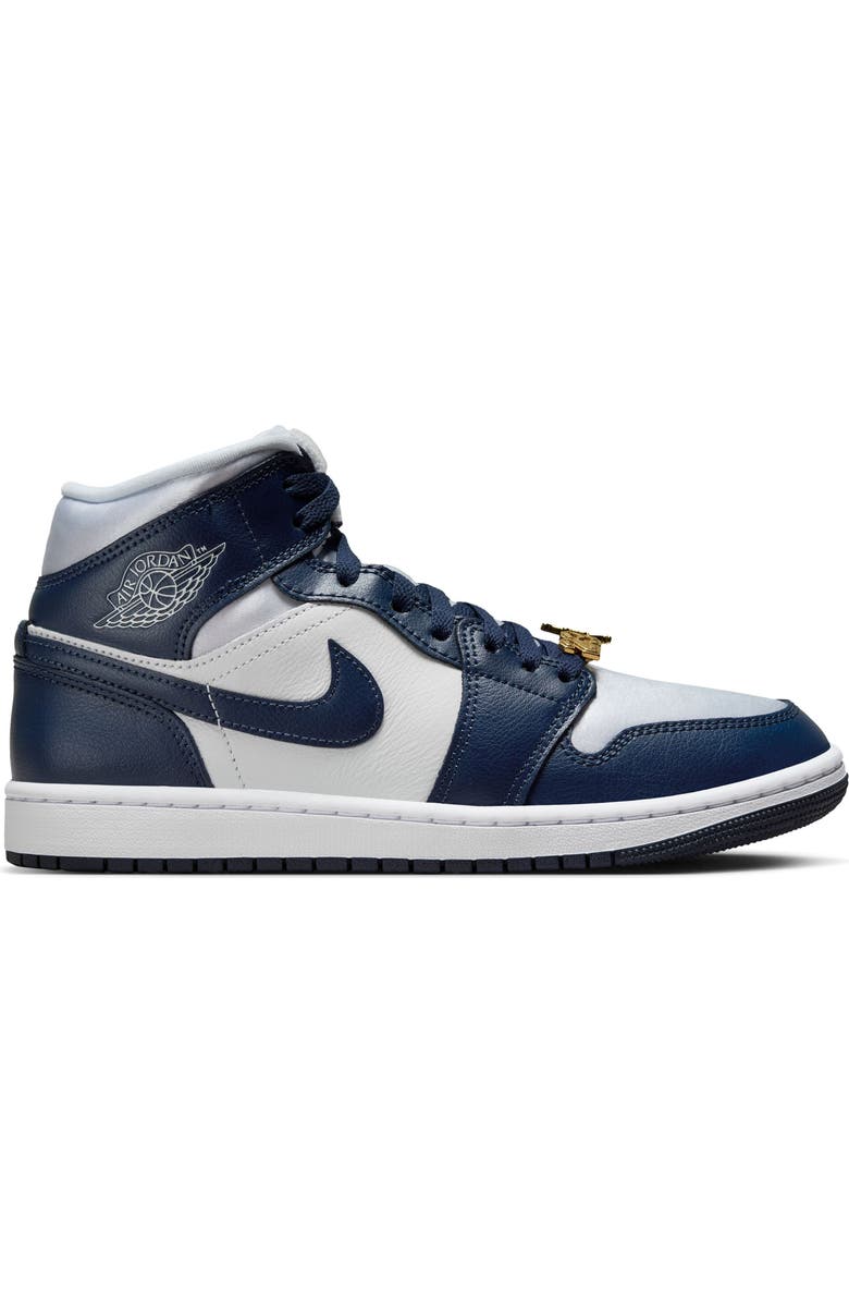 Jordan Air Jordan 1 Mid SE Basketaball Sneaker, Alternate, color,