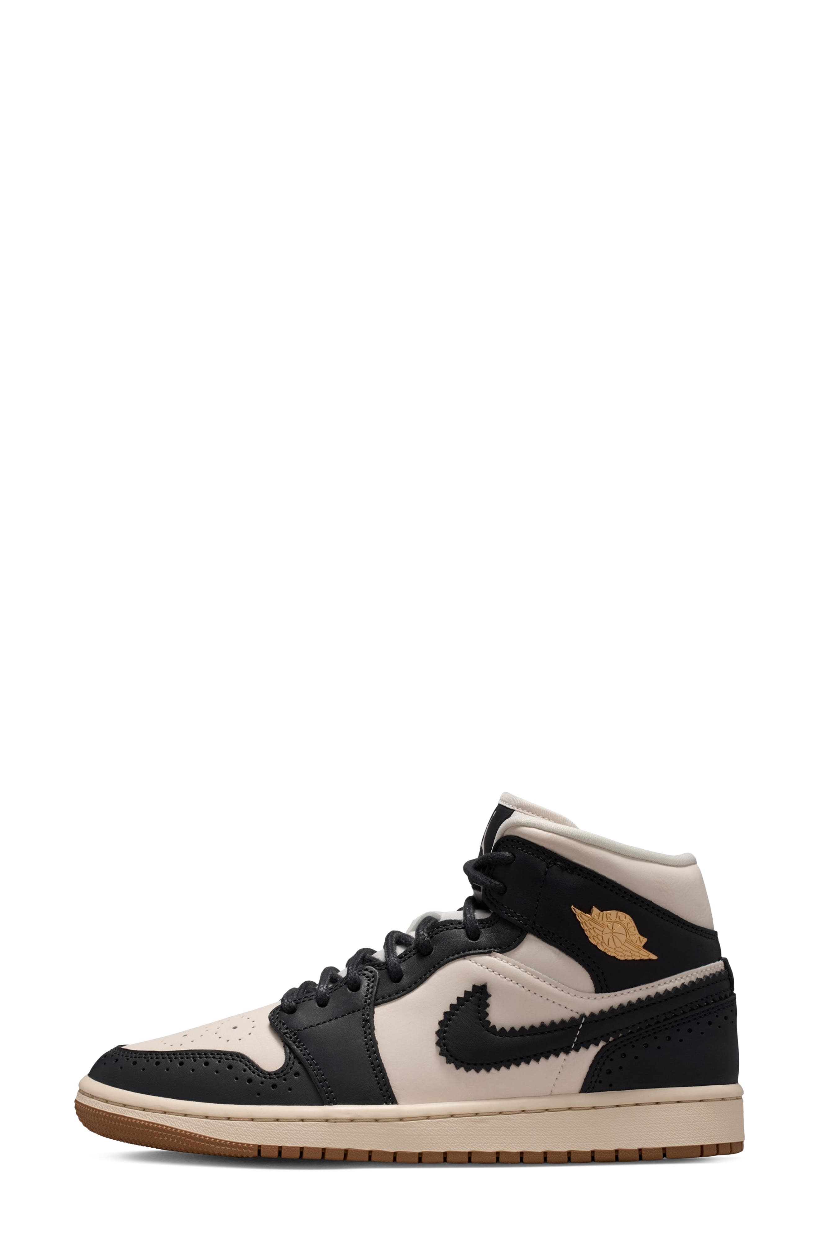 Jordan Air Jordan 1 Mid SE Basketball Sneaker, Alternate, color, 