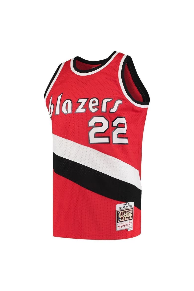 Men's Mitchell & Ness Clyde Drexler Red Portland Trail Blazers 1983/84 Hardwood Classics Swingman Jersey, Alternate, color, Red