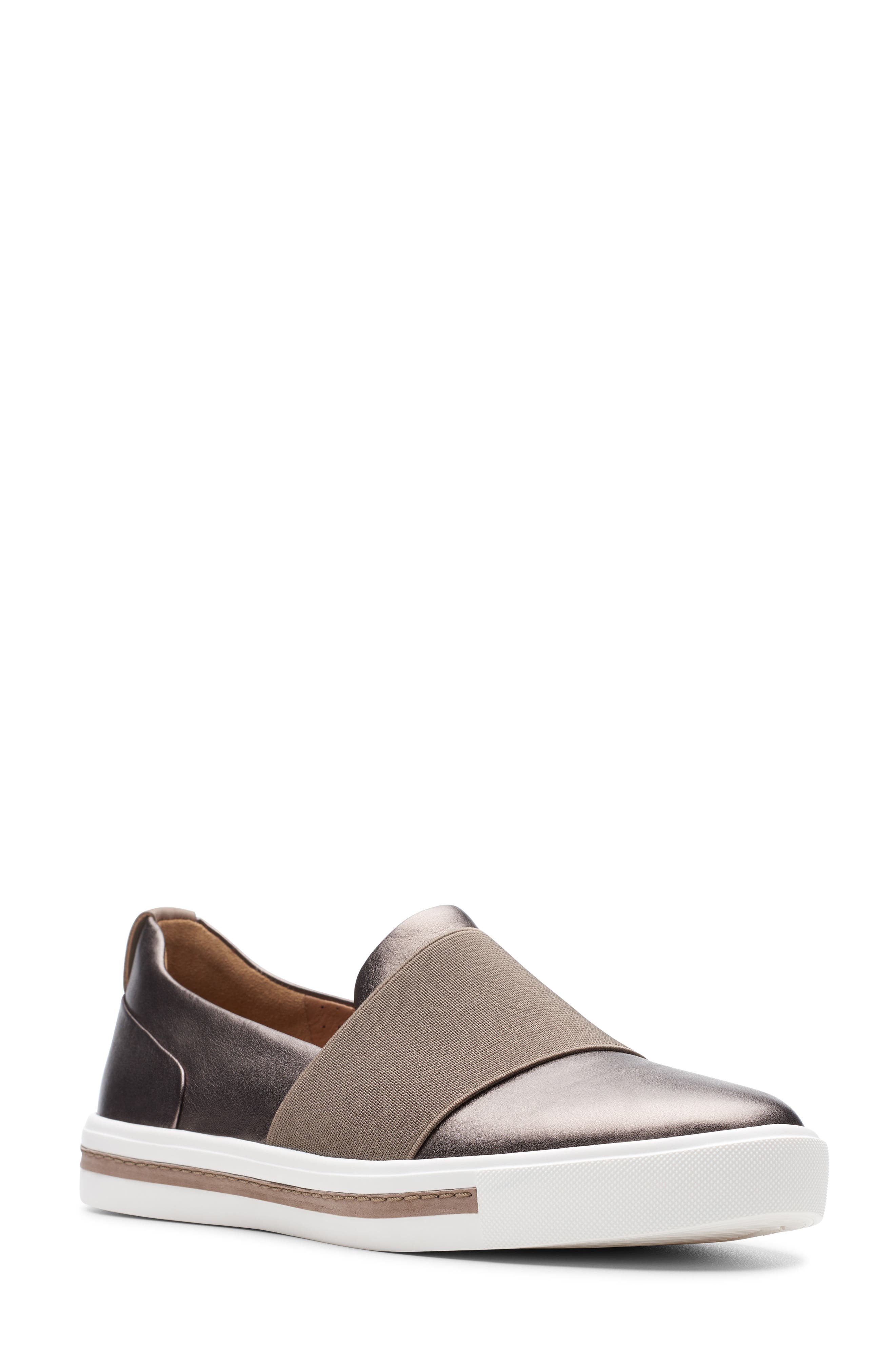 Un Maui Step Sneaker, Main, color, PEBBLE METALLIC LEATHER
