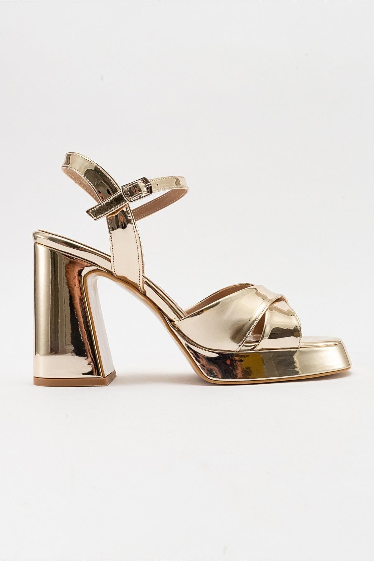 Yvonne Platform Sandals, Alternate, color, Gold