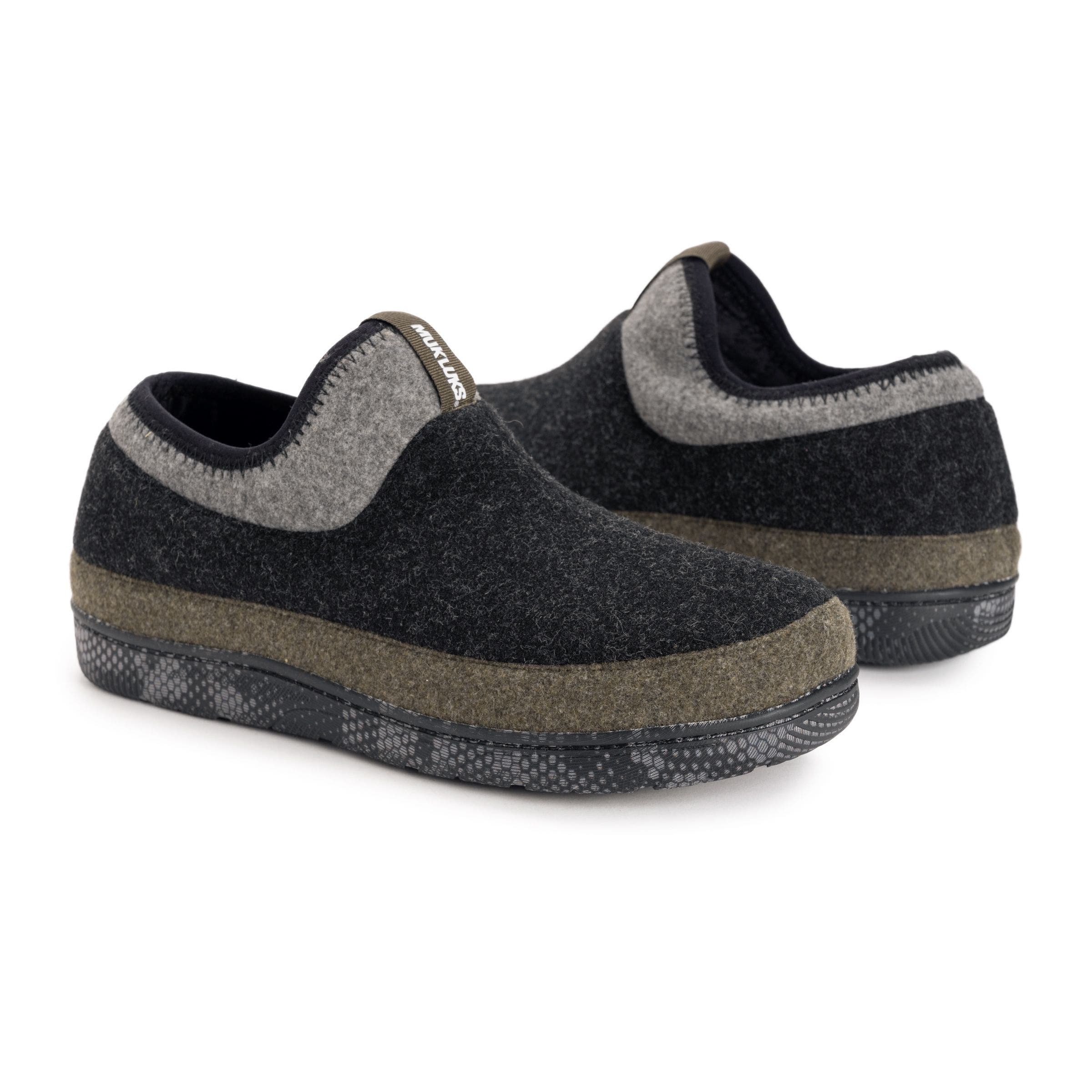 MUK LUKS Bennett Full Foot Slip on Slipper, Alternate, color, Black