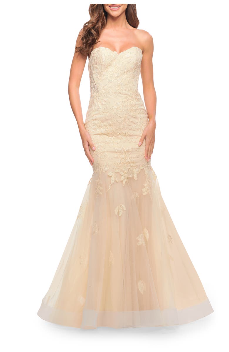 La Femme Mermaid Strapless Elegant Lace and Tulle Gown, Main, color, Champagne