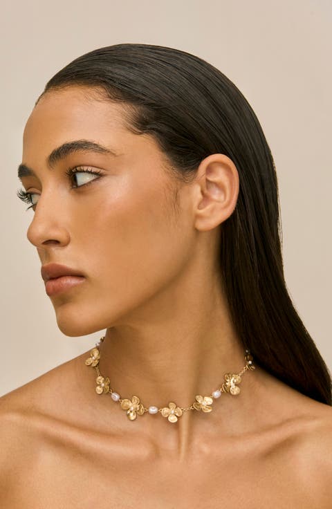Lucky Imitation Pearl Floral Choker