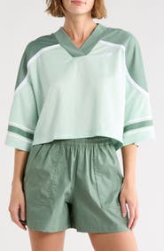 New Balance Oversize Crop Jersey Mesh V-Neck T-Shirt