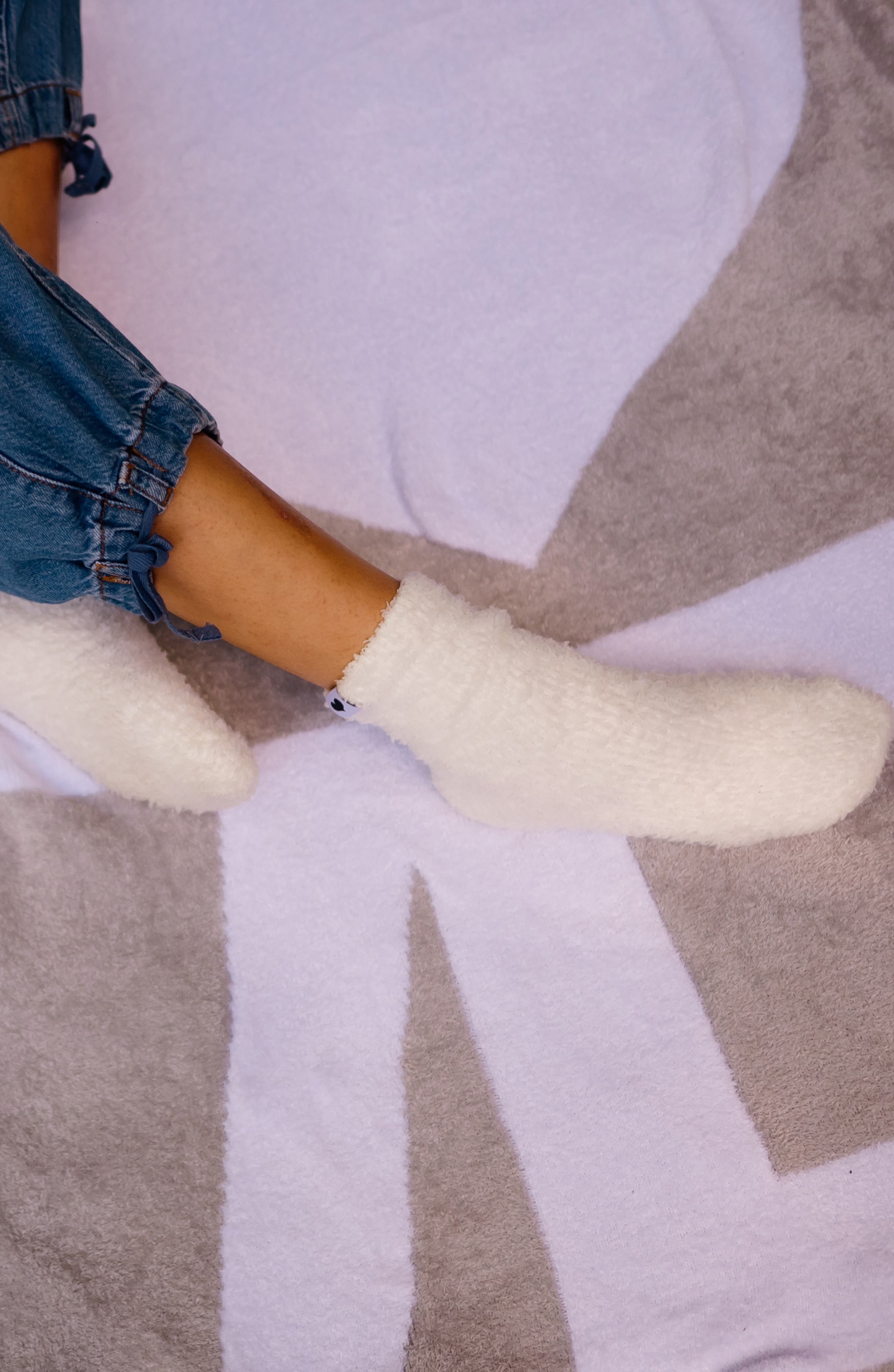 Little Giraffe Dolce Slouchy Lounge Socks, Alternate, color, Cream