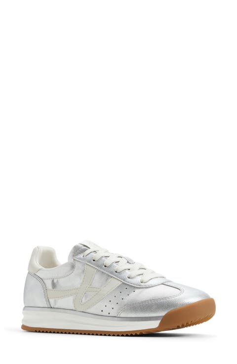 Stepcount Sneaker (Women)