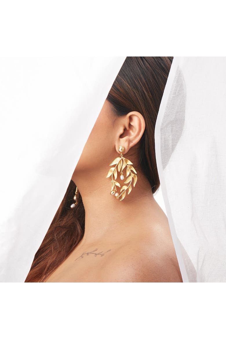 SOOKI CHANDELIER EARRINGS, Alternate, color, Gold Plated