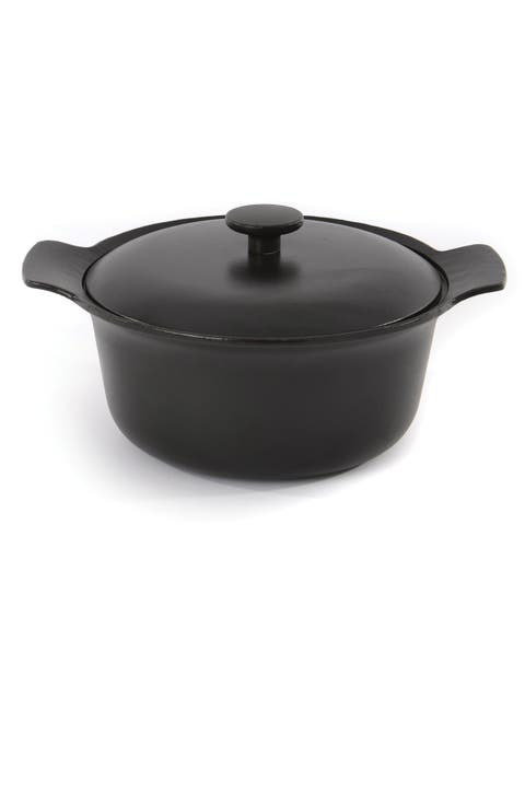 Black Ron Cast 4.4 Quart Iron Covered Stockpot