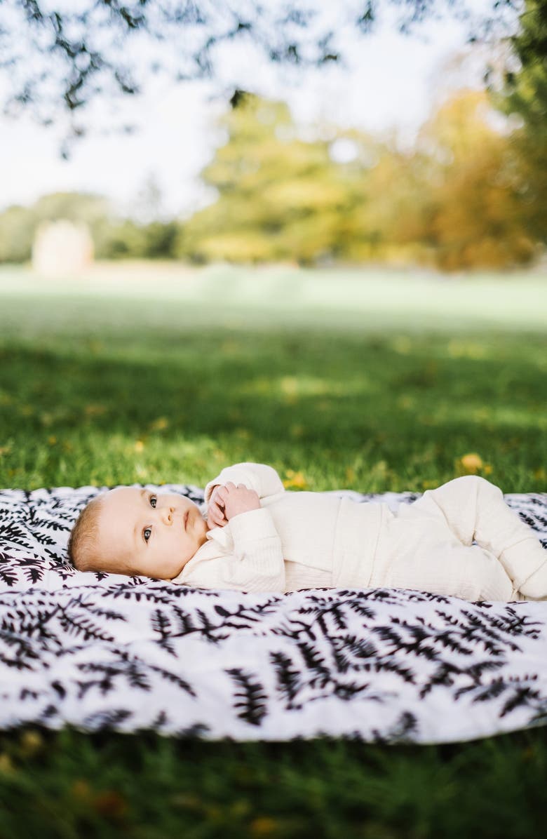 ETTA LOVES Sensory Print Reversible Outdoor Playmat, Alternate, color, Black/ White