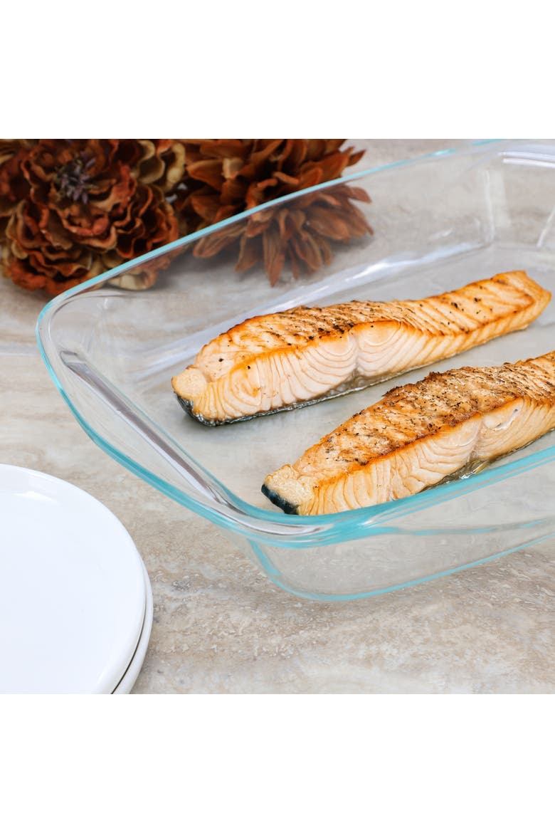Carnegie Hill 16 inch x 11 Inch x 3.1 Inch Tempe Glass Multi-Purpose Pan with Built-in Handles, Alternate, color, Clear