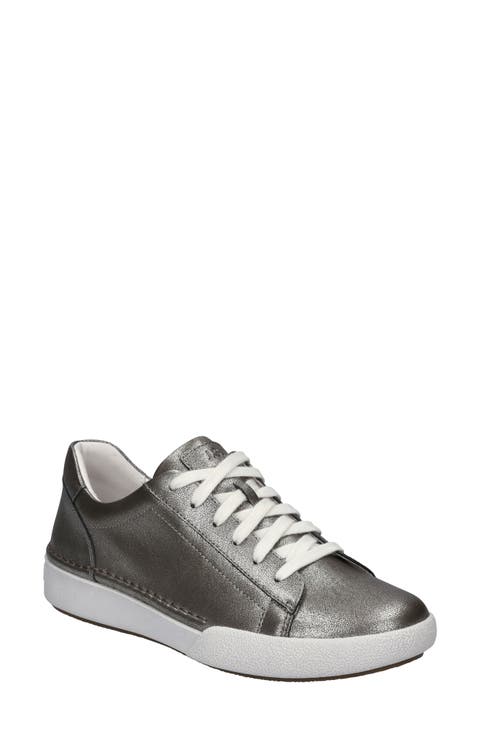 Claire Sneaker (Women)