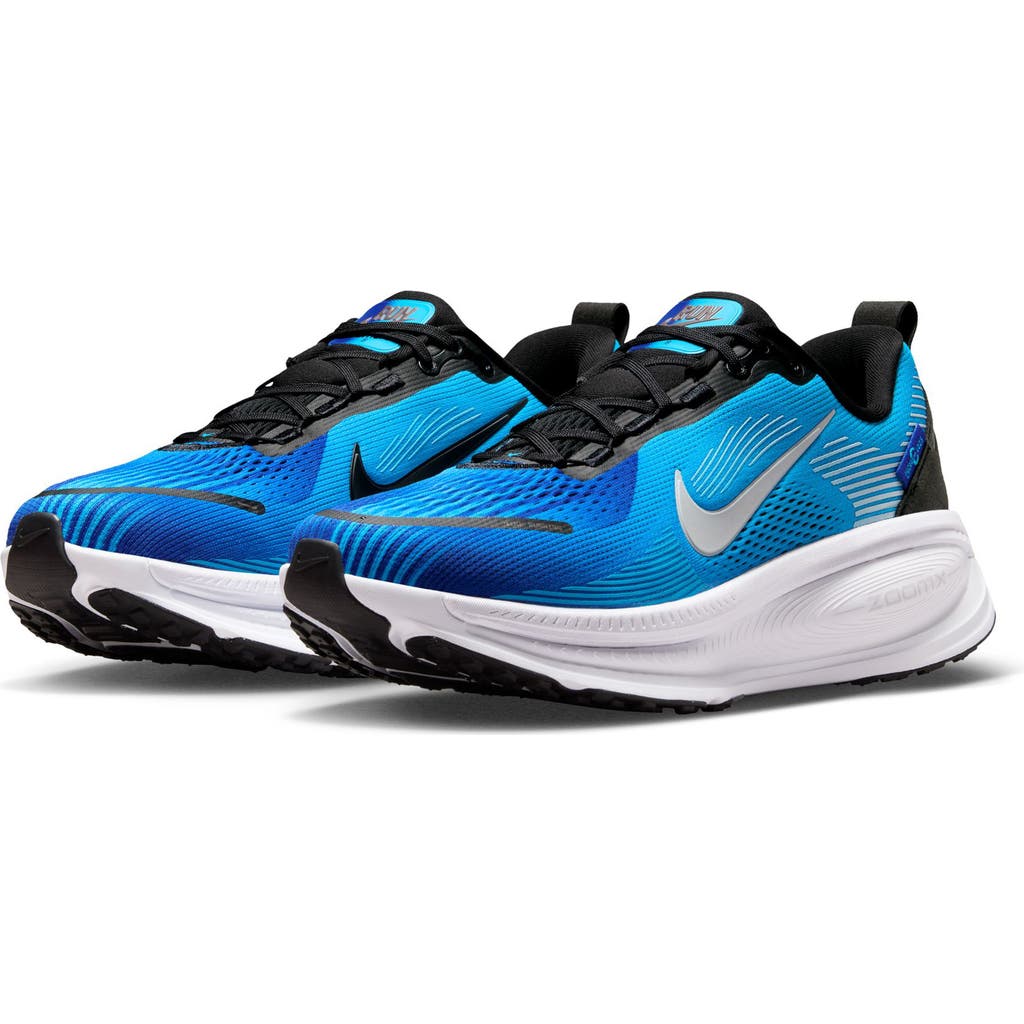Nike Vomero 18 Running Shoe In Multi