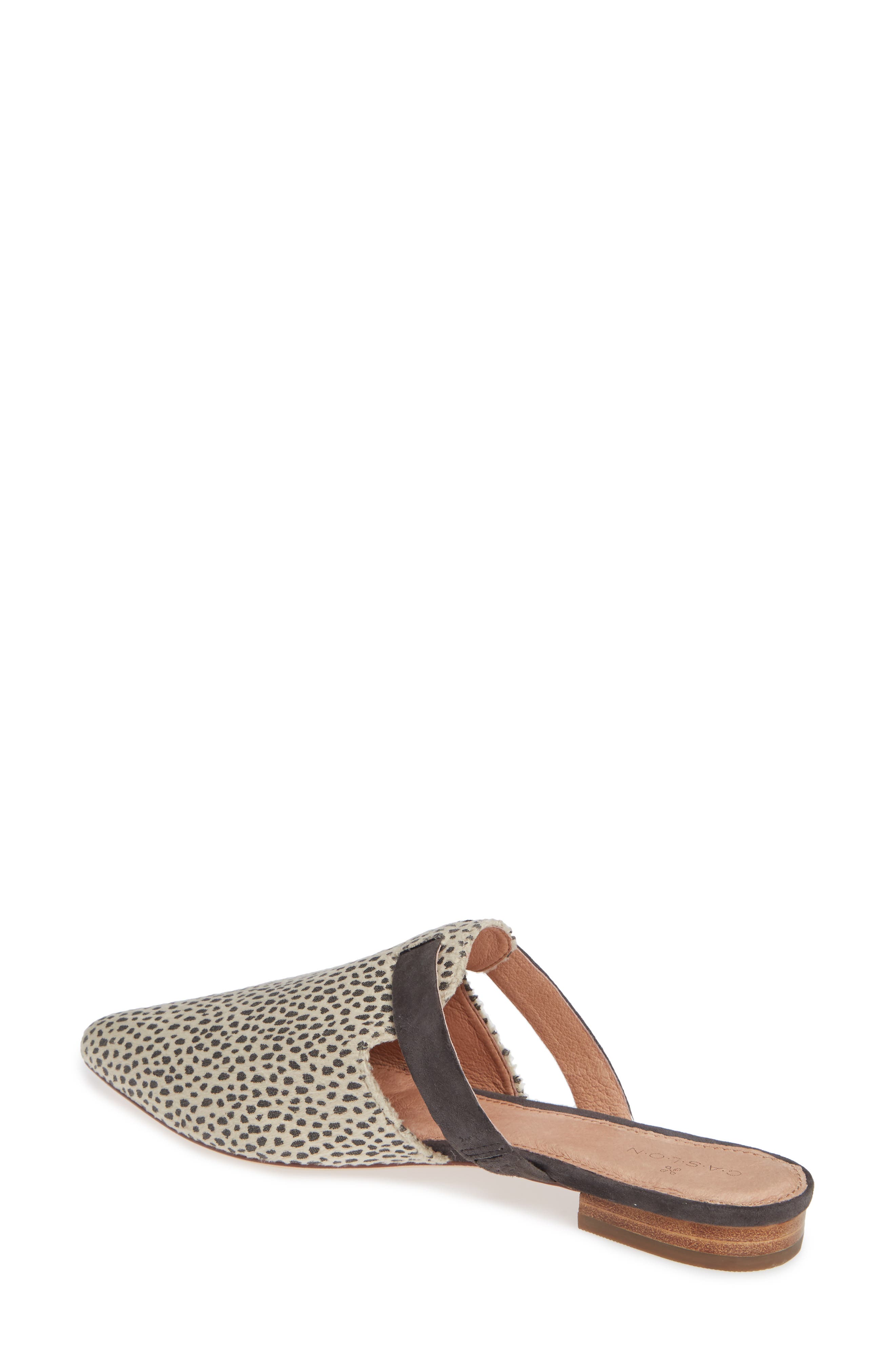 Caslon<sup>®</sup> James Mule, Alternate, color, 