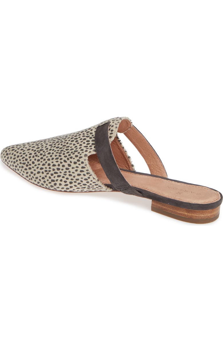 Caslon<sup>®</sup> James Mule, Alternate, color,