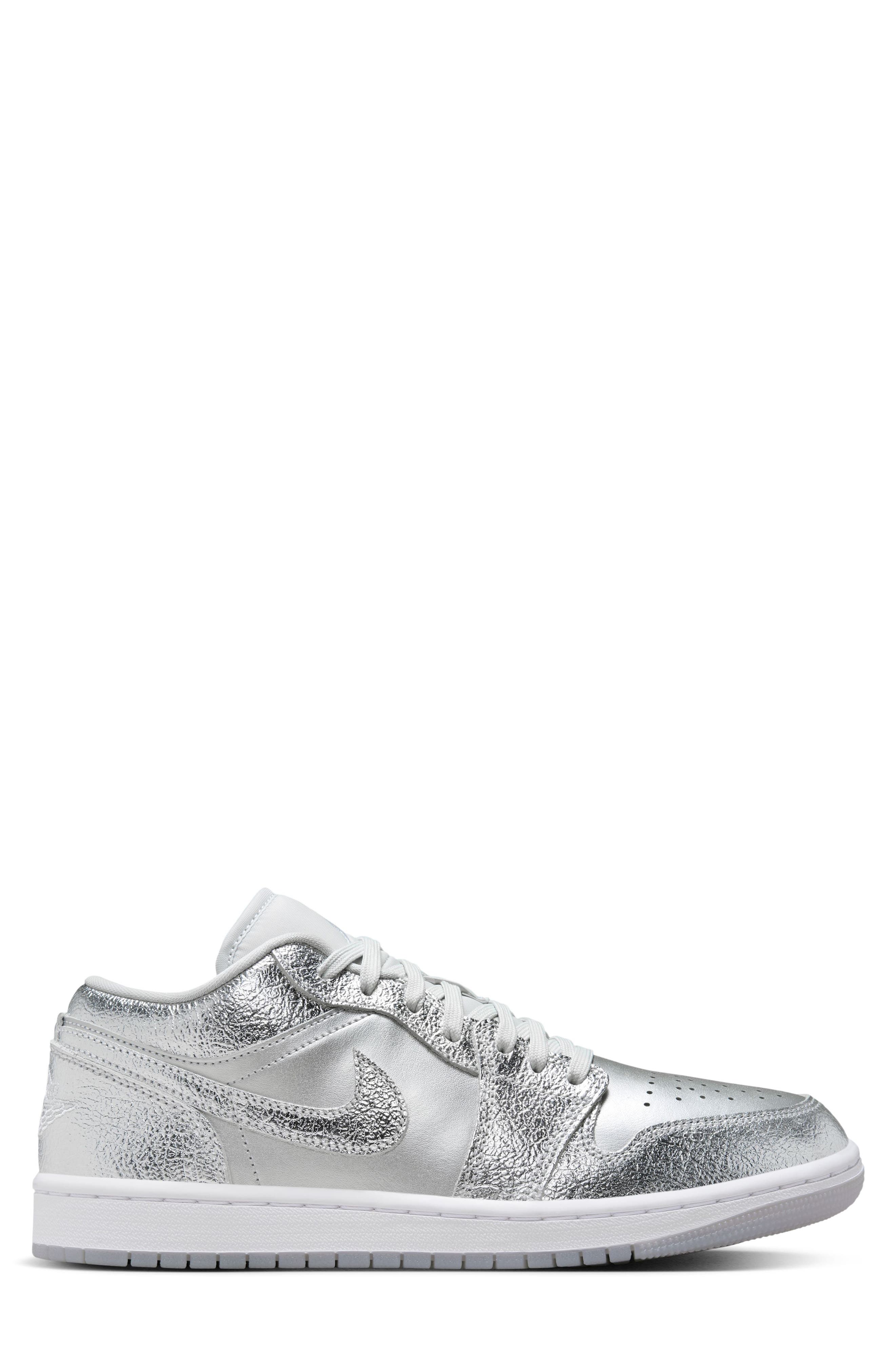 Jordan Air Jordan 1 Low SE Basketball Sneaker, Alternate, color, 