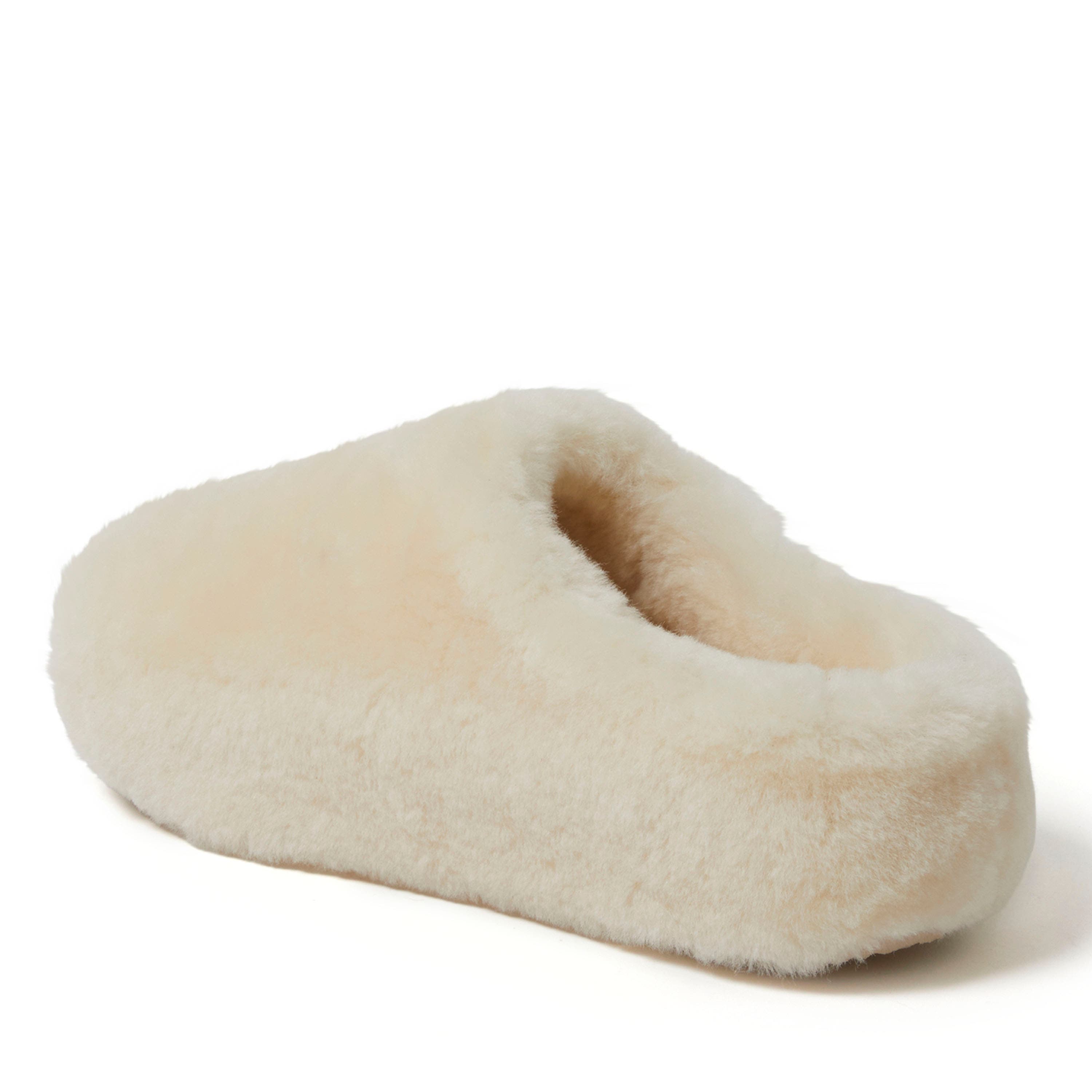 DEARFOAMS Fireside Maryboro Genuine Shearling Platform Fuzzy Clog Slipper, Alternate, color, Natural