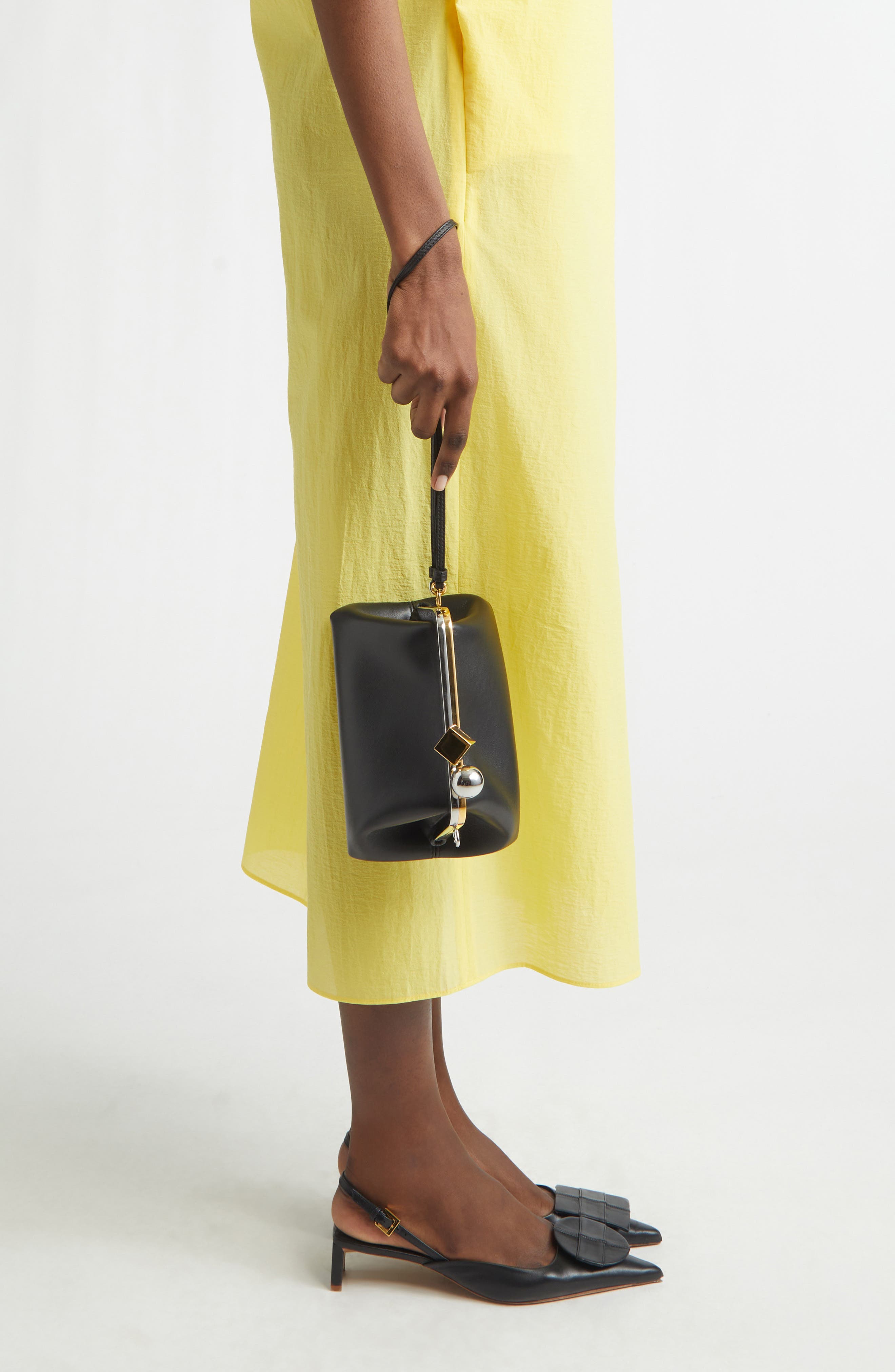 Jacquemus Le Berlingot Leather Frame Handbag, Alternate, color, Black 990