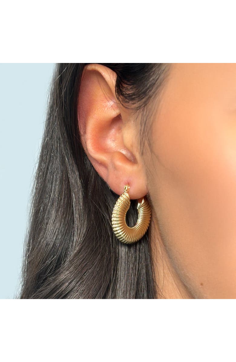 The Lovery Fine Jewelry Ribbed Gold Hoop Earrings, Alternate, color, Yellow Gold