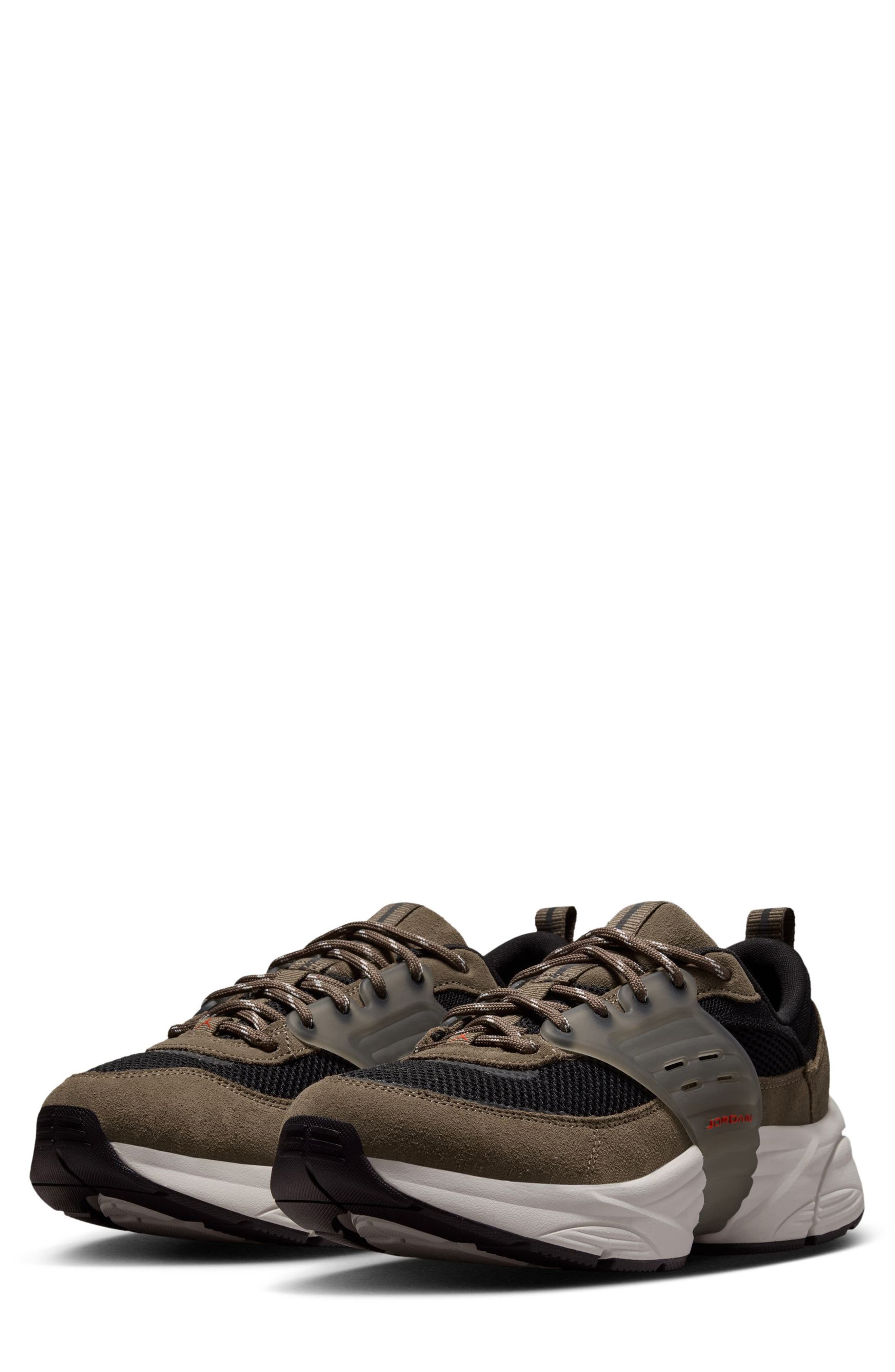 PALOMINO/ BLACK