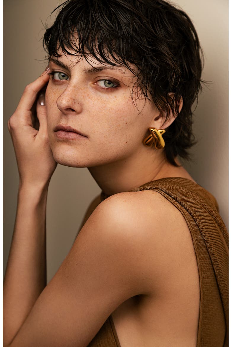Bond Sculpture Gold Earrings, Alternate, color, Gold