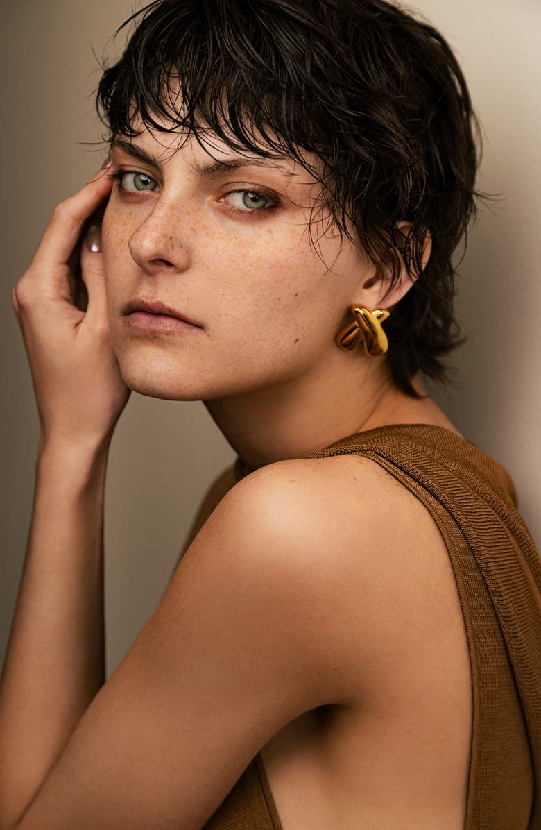 Kellery Bond Sculpture Gold Earrings, Alternate, color, Gold