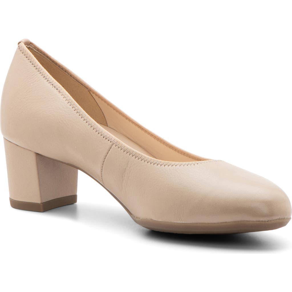 Ara Kendall Pump In Sand