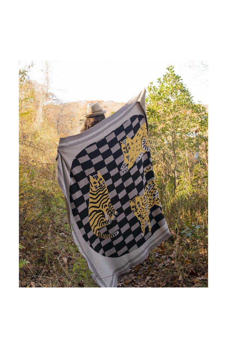 Biquette Three Of Cats Knit Throw Blanket, Alternate, color, Leopard's Bane