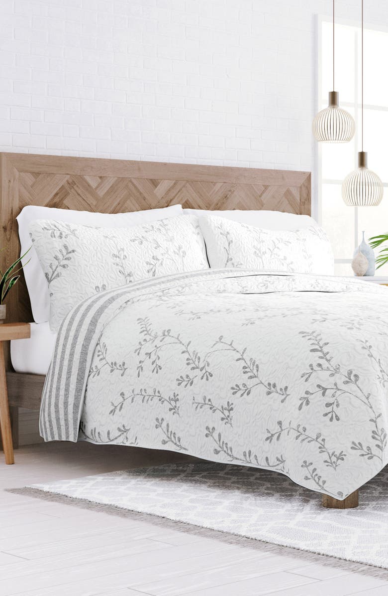 HOMESPUN All Season Sprouting Vines Reversible Quilt & Sham Set, Alternate, color, Light Gray