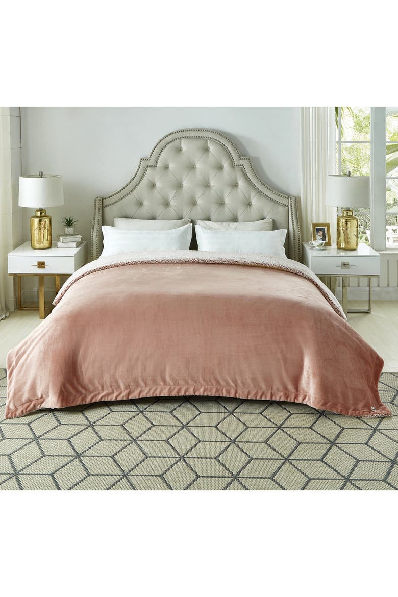 INSPIRED HOME Cozy Tyme Saleem Faux Shearling Throw Blanket 108