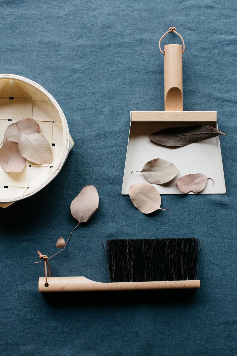 Andree Jardin Mr & Mrs Clynk Hand Brush, Dustpan, and Wall Hooks Set, Alternate, color, Cream
