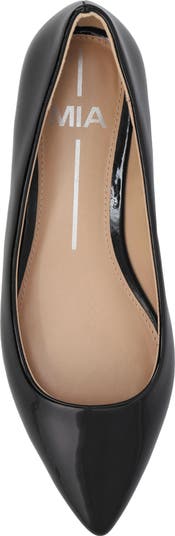 Avi Pointed Toe Flat