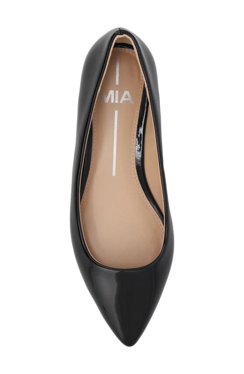 Mia Avi Pointed Toe Flat In Black