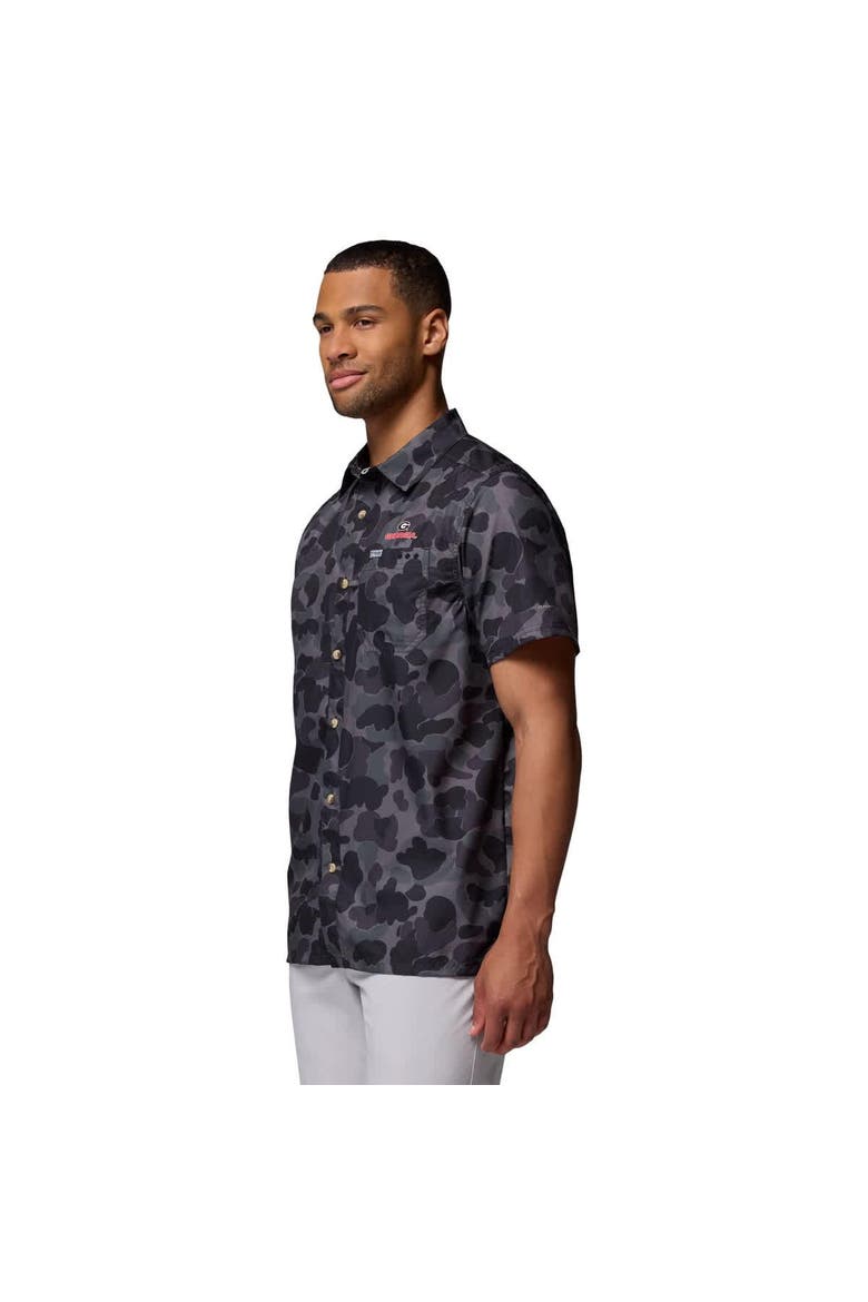 Men's Columbia Black Georgia Bulldogs Super Slack Tide Omni-Wick Button-Up Shirt, Alternate, color, Black