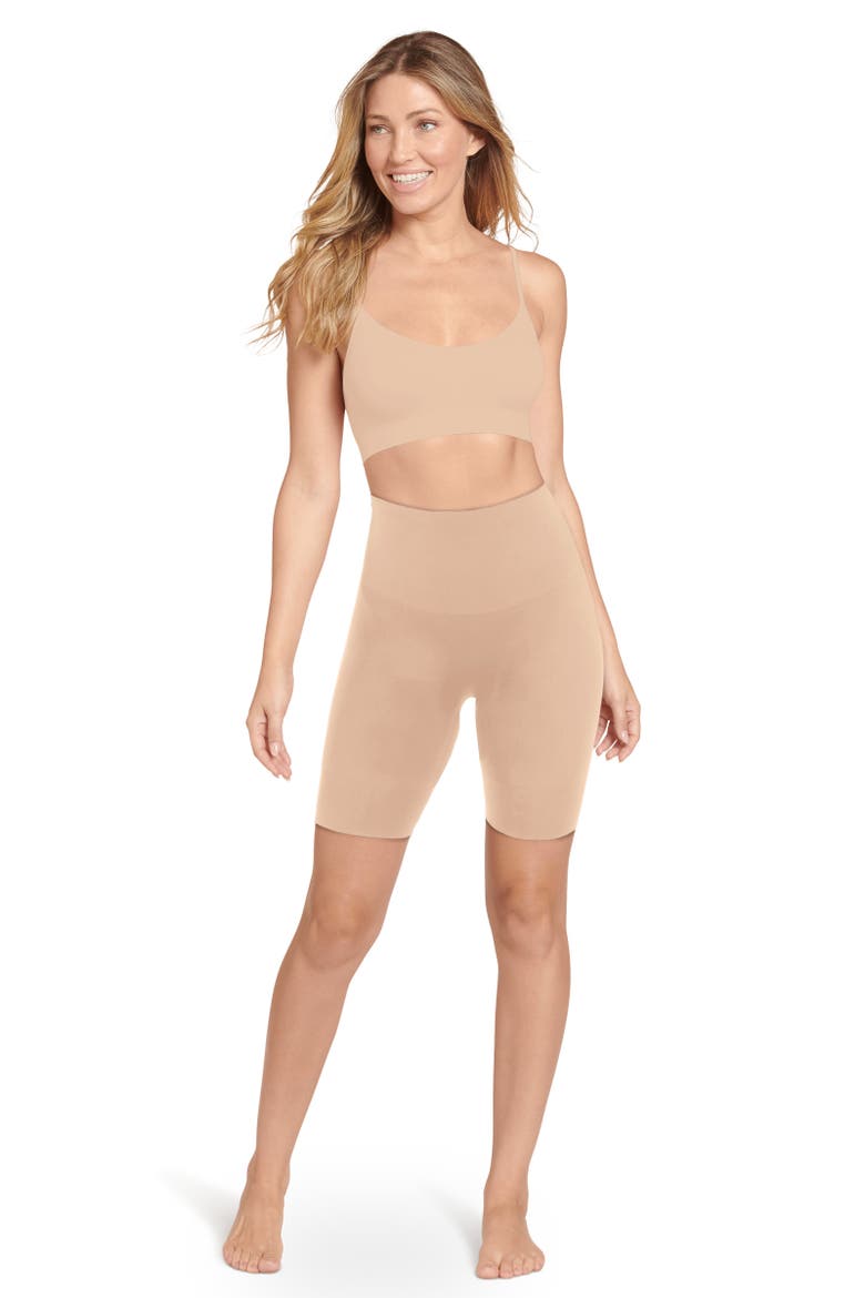 Women's Skimmies Seamfree 360° Tummy Smoothing Mid-Waist Short, Alternate, color, Light