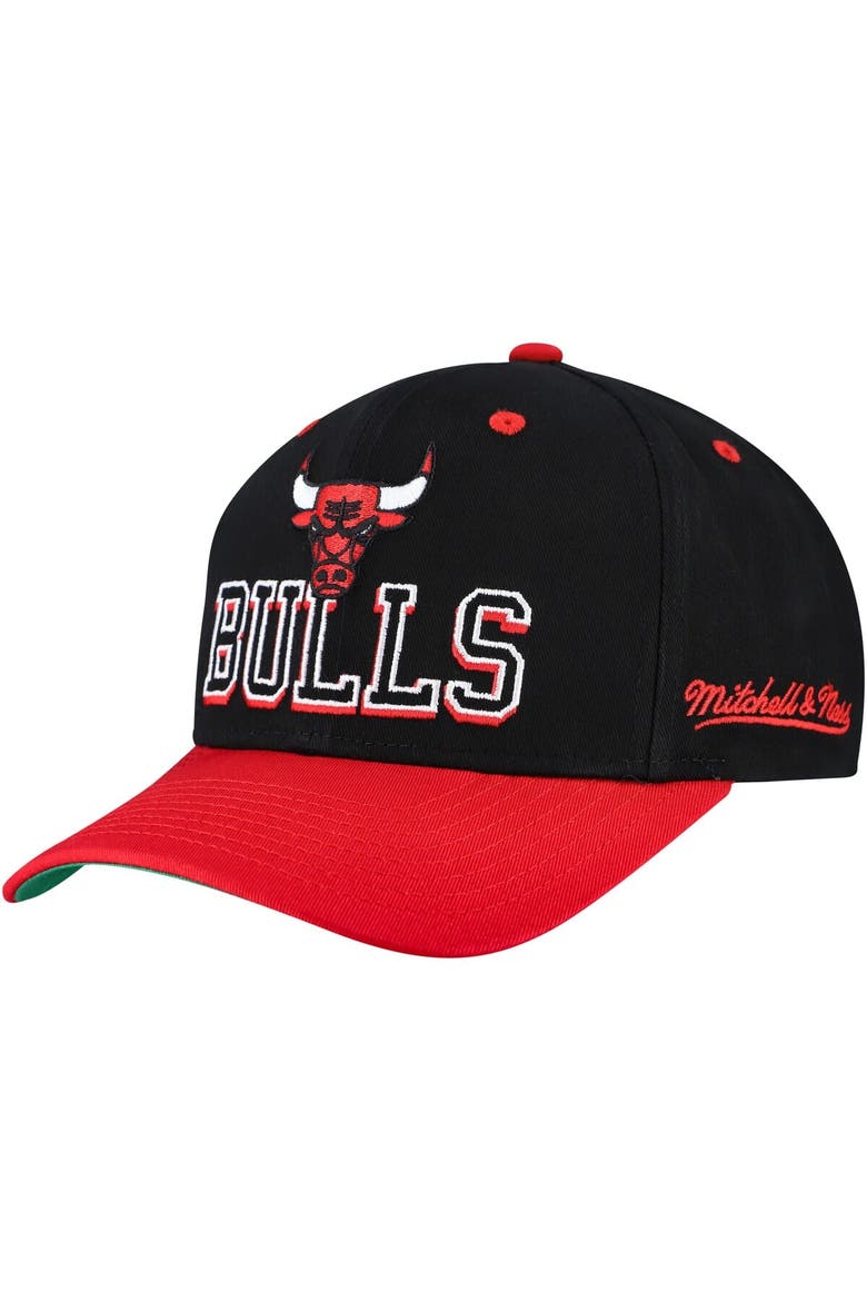 Men's Mitchell & Ness Black/Red Chicago Bulls Backside Script 2-Tone Pro Crown Adjustable Hat, Main, color, Black