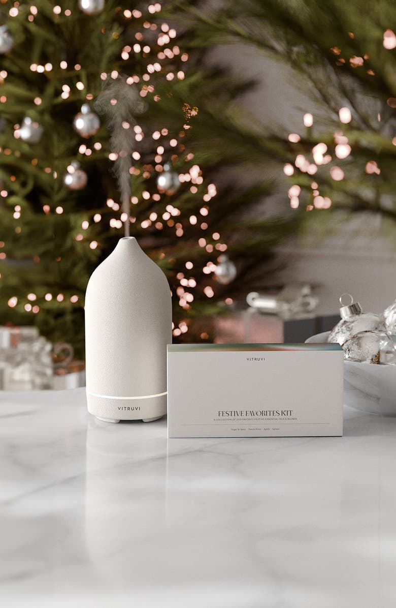 Vitruvi Festive Favorites Diffuser Scents 4-Piece Essential Oil Kit, Alternate, color,
