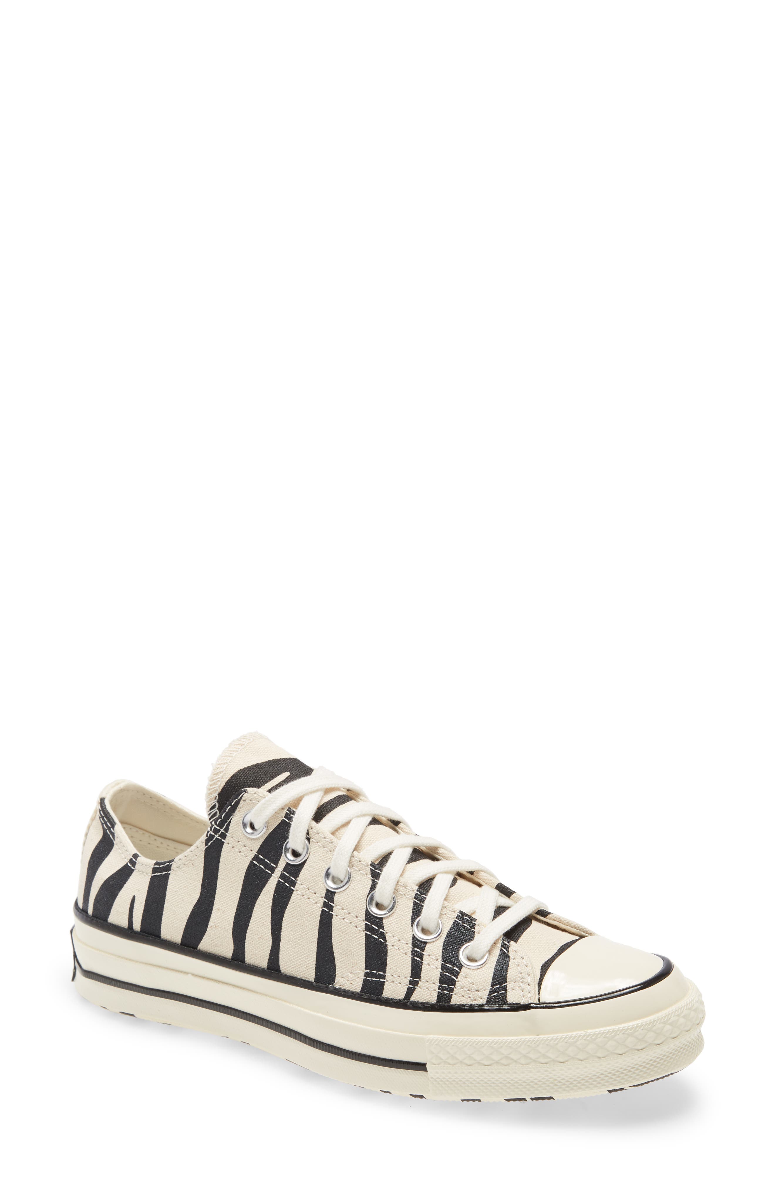 Converse Chuck Taylor<sup>®</sup> All Star<sup>®</sup> Chuck 70 Ox Sneaker, Main, color, 