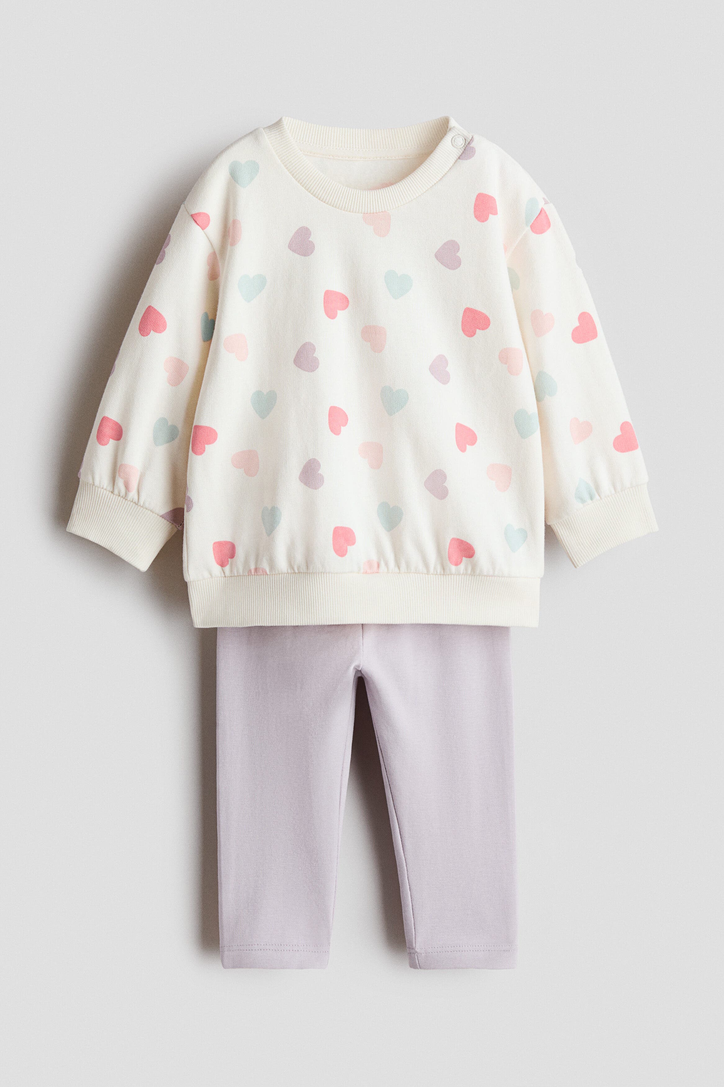 Light purple/hearts